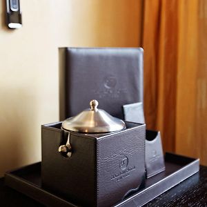 Toshi Corner Deluxe